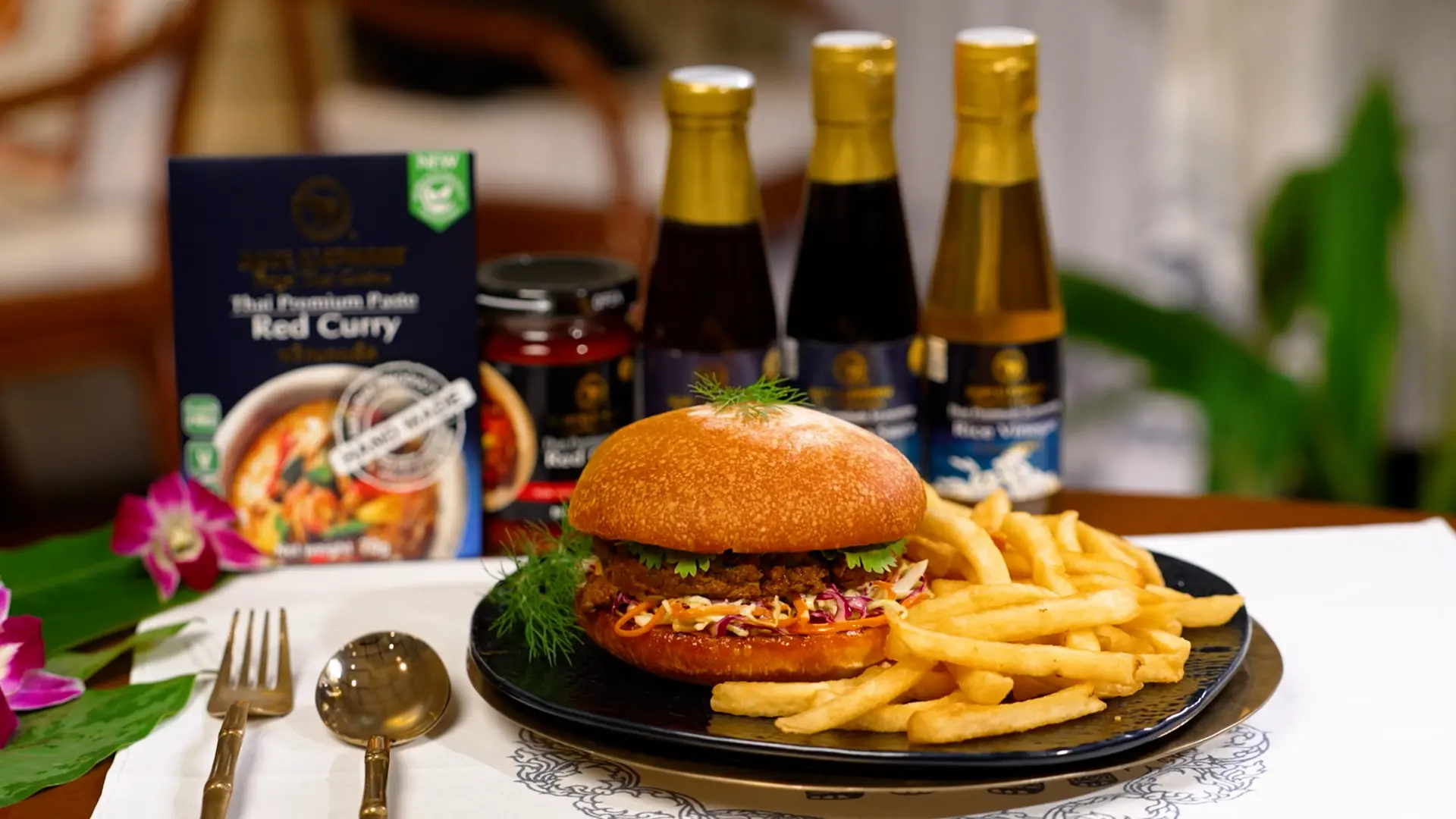 Northern-Thai-E-Sarn-Style-Burger