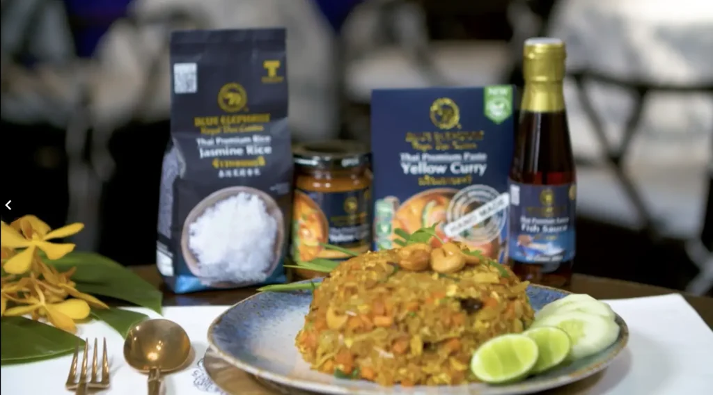 Yellow curry fried rice
