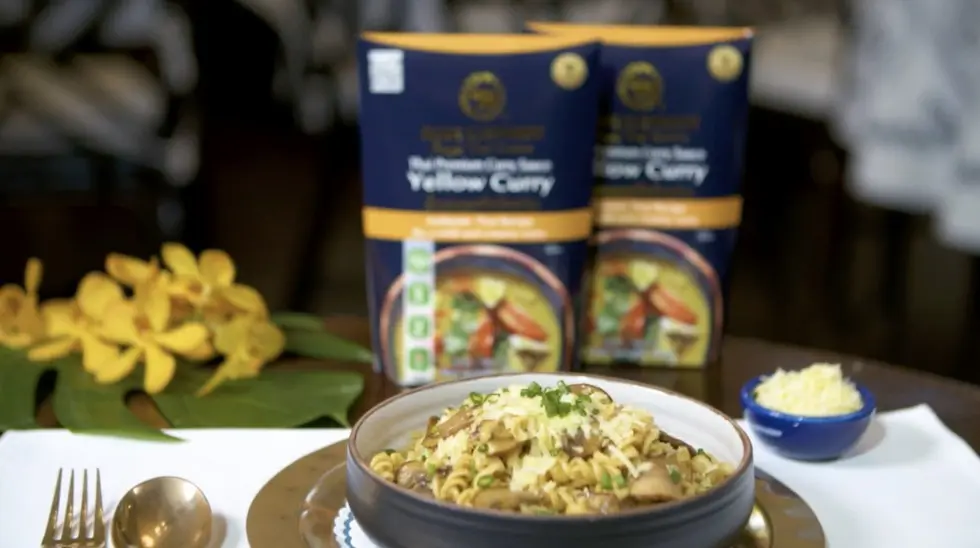 Yellow curry mushroom pasta