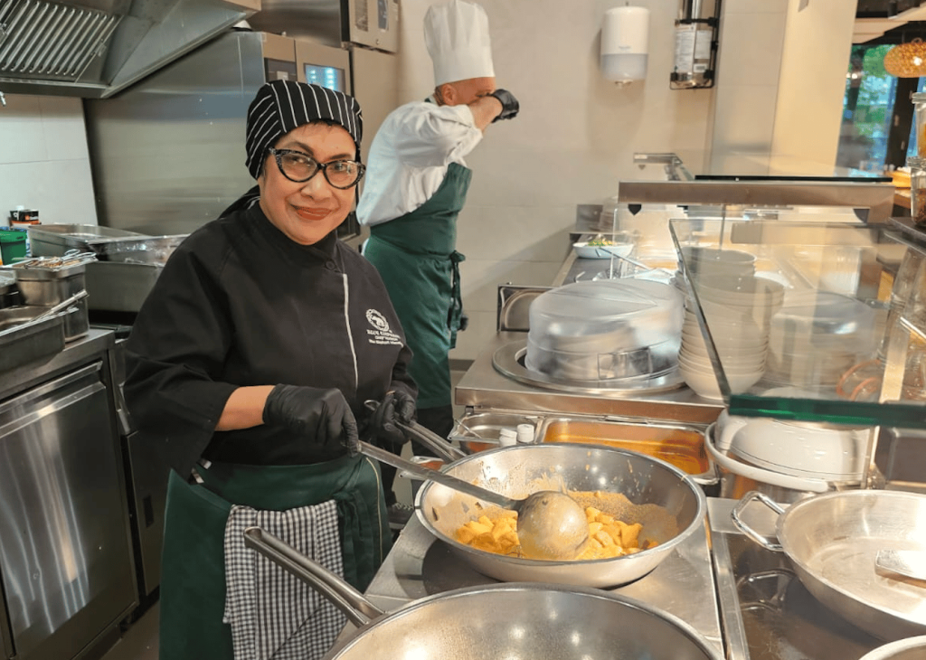Master Chef Nooror Somany at the Asian Wok Station
